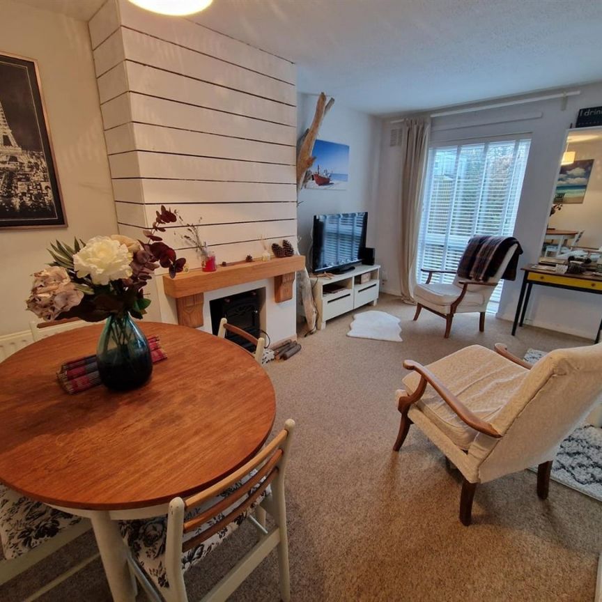 Oaktree Avenue, SA2 8LL, Sketty - Photo 1