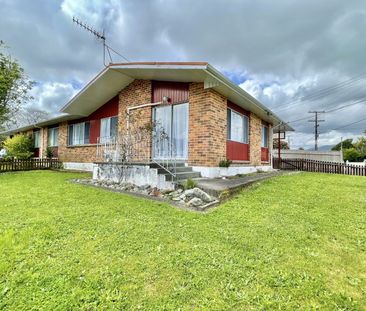 Charming 2-Bedroom Home In Clouston Park! - Photo 3