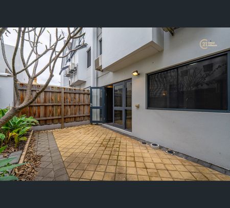 2/1 Hammond Street, West Perth, WA 6005 - Photo 4