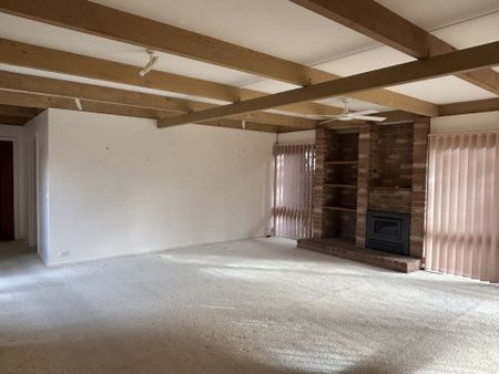 FANTASTIC CENTRAL LOCATION - Photo 2