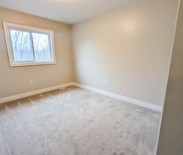 340 Prospect Point Rd N, Ridgeway - 3 Bedroom Townhouse - Photo 4