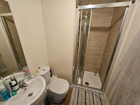 2 bedroom apartment to rent - Photo 3