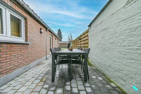 Charmante rijwoning met 3 slaapkamers in hartje Izegem - Photo 3