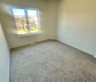 For Lease - 61 Brighton Lane, Thorold, Ontario - Photo 3