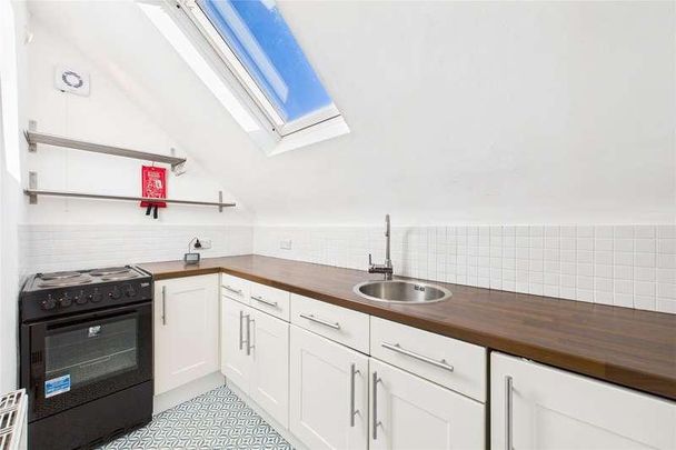 St. Lukes Road, Maidenhead, Berkshire, SL6 - Photo 1