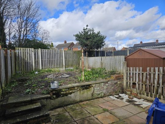 2 bed Terraced - To Let - Photo 1