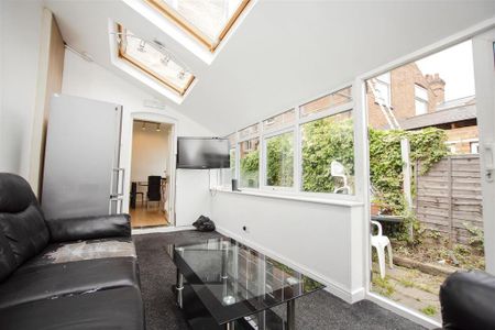 6 bedroom apartment to rent - Photo 2