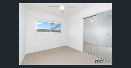 COASTAL LIVING AT ITS BEST - Photo 4