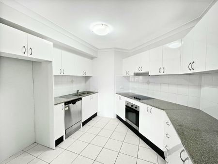 Conveniently Located and Spacious 1 Bedroom Apartment! - Photo 3