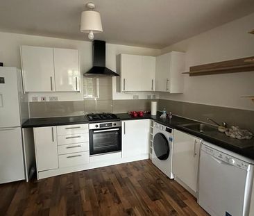 2 bedroom ground floor maisonette to rent - Photo 5