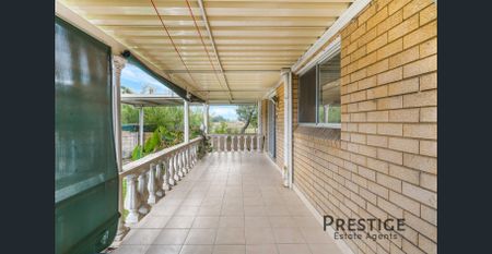 Modern Family Residence! - Photo 4