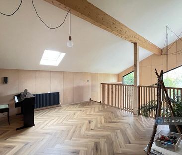 4 bedroom detached house to rent - Photo 4