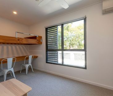 Refreshed Studio Apartment - Photo 2