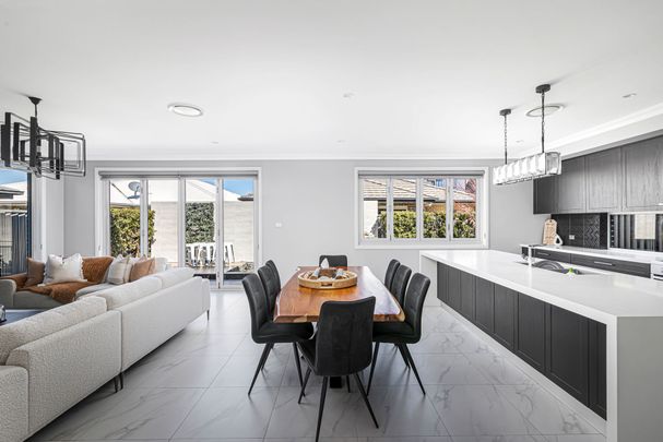 **Stunning 5-Bedroom Family Home in Marsden Park** - Photo 1