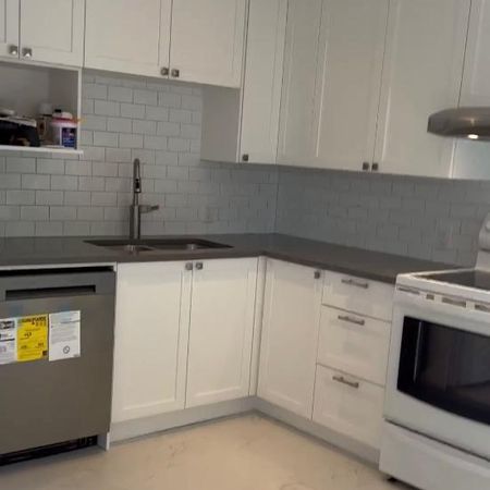 5 1/2 rénové | 3 chambres | près métro Angrignon | Électros inclus | 1950$ - Photo 3