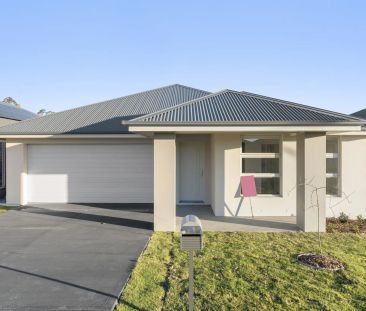 Beautiful 4 bedroom home - Photo 1