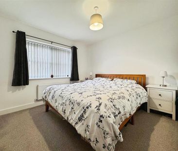 3 bedroom semi-detached house to rent - Photo 5