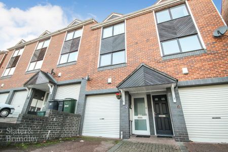 2 bedroom townhouse to rent - Photo 2