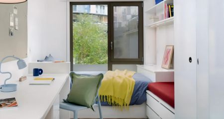 Large En-Suite - Photo 2