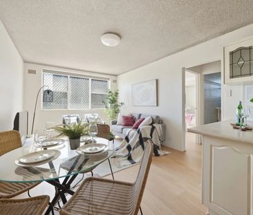 Renovated Ground-Floor Apartment - Photo 6