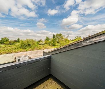 Athelstan Place, TW2, London - Photo 4