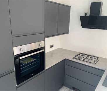 2 bedroom end of terrace house to rent - Photo 4