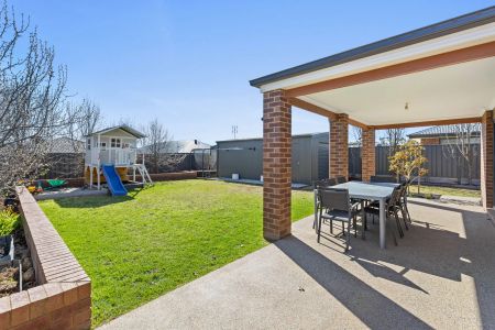 Perfect family home, with shedding - Photo 4