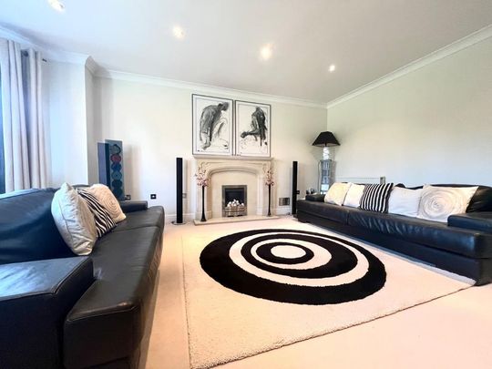 5 bedroom detached house to rent - Photo 1