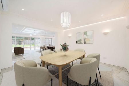 7 bedroom detached house to rent - Photo 2