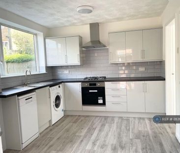 3 bedroom semi-detached house to rent - Photo 1