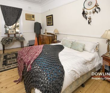 Spacious & Versatile Unit in the Heart of Mayfield - Photo 4