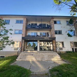 Two-Bedroom (4.5) - 725 30e Ave, Lachine - Photo 3