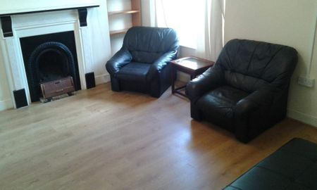 2 bedroom flat to rent - Photo 3