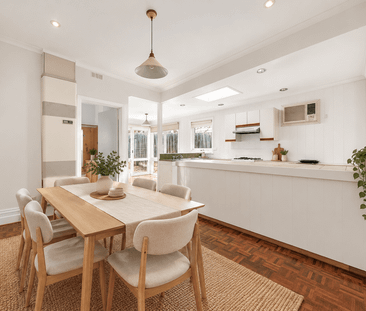 Charming Victorian Home - Photo 5