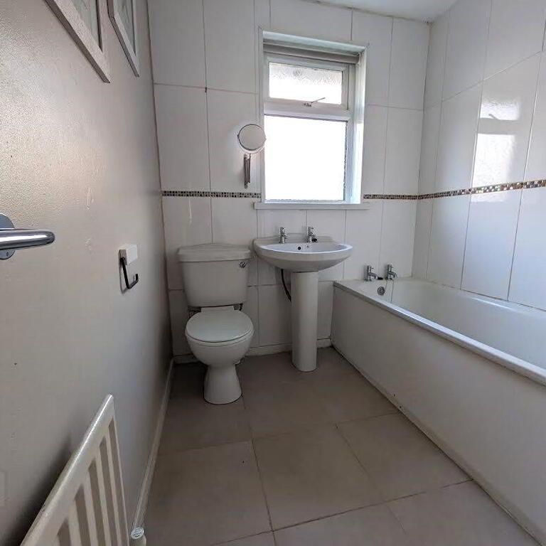 14 Manor Grove, Bangor, BT20 3NQ - Photo 1