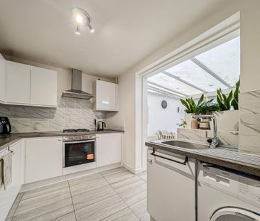 2 bedroom terraced house to rent - Photo 2