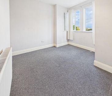 2 bedroom ground floor flat to rent - Photo 3