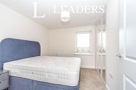 2 bedroom flat to rent - Photo 3