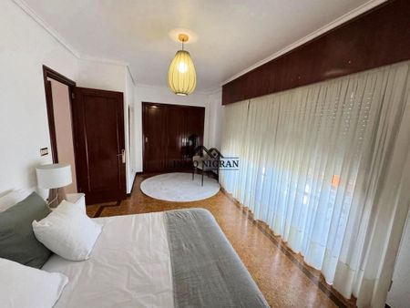 Luxury Villa for rent in Nigrán, Spain - Photo 4