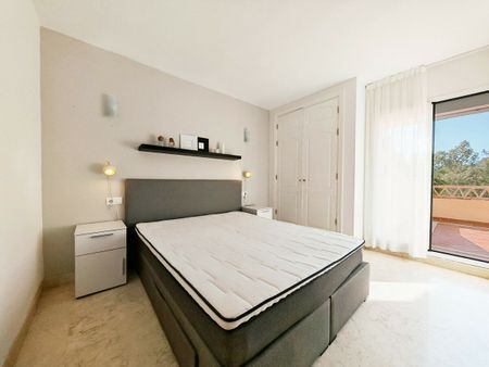 2 Bed Apartment for Rent in Elviria - Photo 5