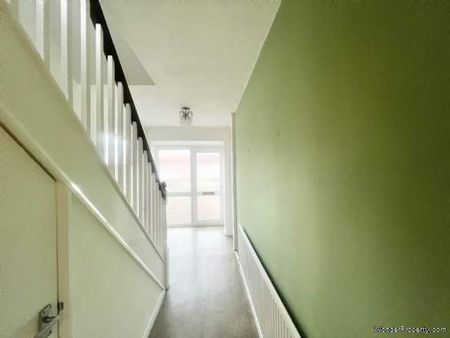 3 bedroom property to rent in Brentwood - Photo 2