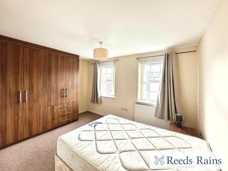 4 bedroom terraced house to rent - Photo 4