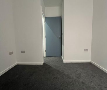 4 bedroom semi-detached house to rent - Photo 6