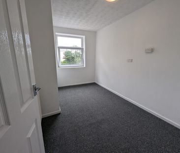1 Bed Flat, Bury New Road, M7 - Photo 4
