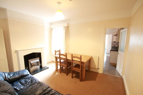 4 Bed Terraced House, Norris Road, RG6 - Photo 1