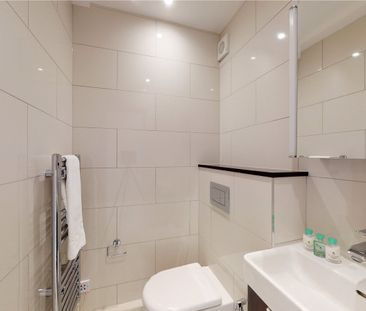 Warwick Gardens, London, W14 - Photo 2