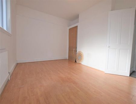 3 Bedroom Terraced Available Arranging tenancy - Photo 4