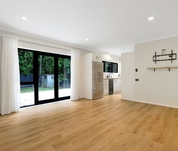 Sleek, Stylish & Newly Renovated - Photo 2