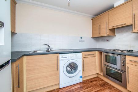 2 bedroom flat to rent - Photo 4