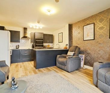 2 bedroom flat to rent - Photo 2